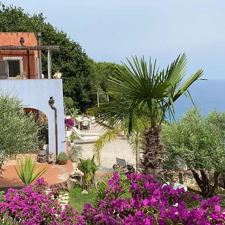 Вилла La Bouganvilla Charme & Relax Vista Mare Финале Лигуре