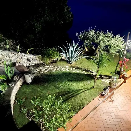 La Bouganvilla Charme & Relax Vista Mare Вилла Финале Лигуре