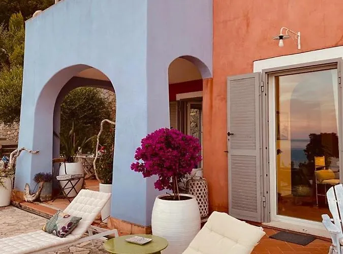 La Bouganvilla Charme & Relax Vista Mare * Finale Ligure