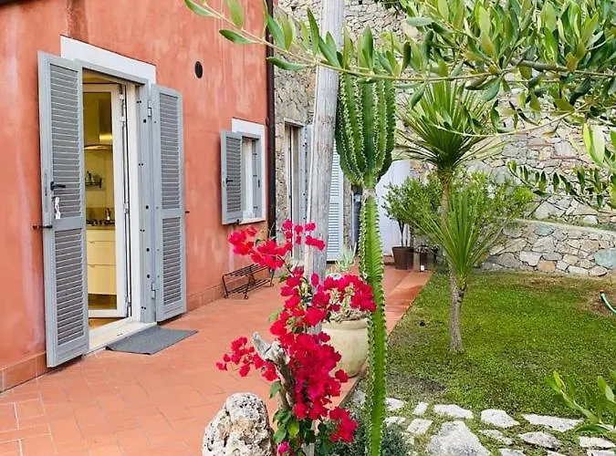 La Bouganvilla Charme & Relax Vista Mare * Finale Ligure