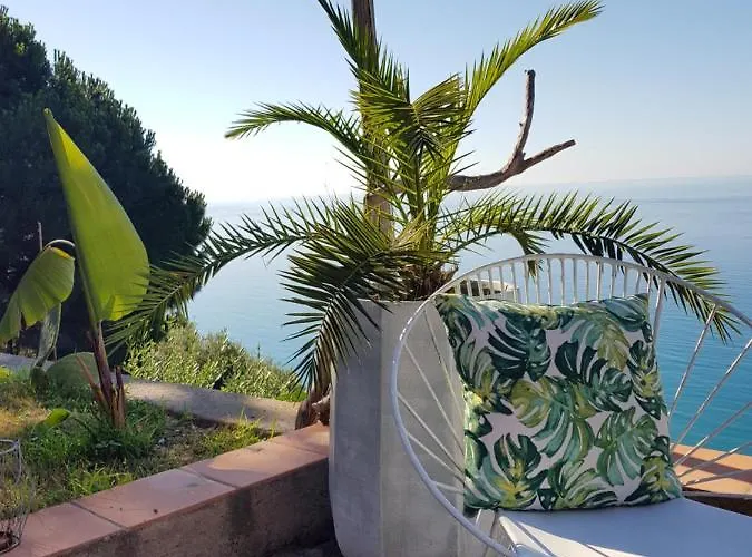 La Bouganvilla Charme & Relax Vista Mare فينالي ليغوري