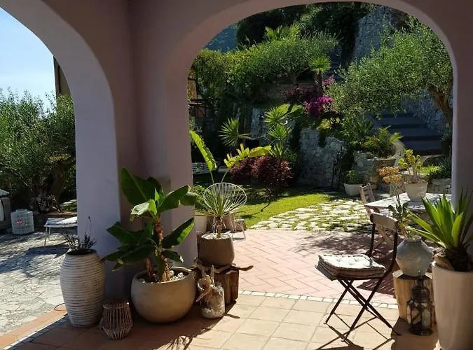 La Bouganvilla Charme & Relax Vista Mare فيلة *