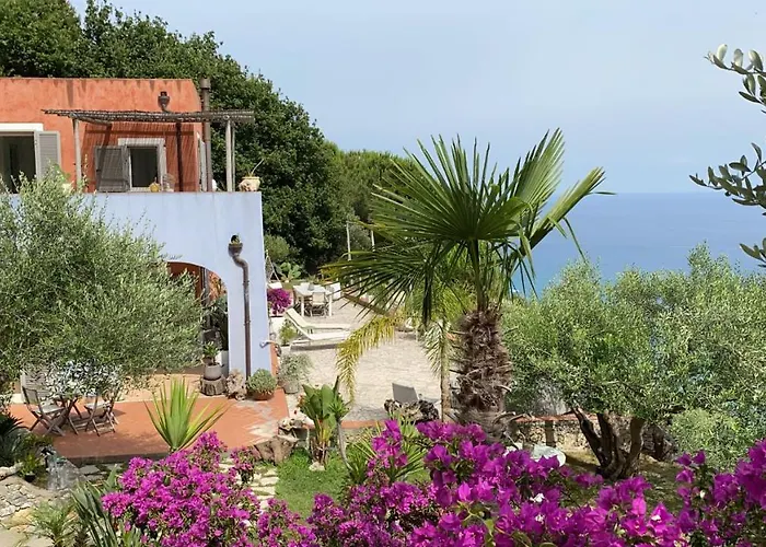 فيلة La Bouganvilla Charme & Relax Vista Mare فينالي ليغوري