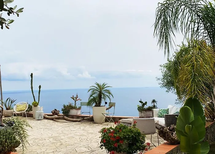 La Bouganvilla Charme&relax Vista Mare * Finale Ligure